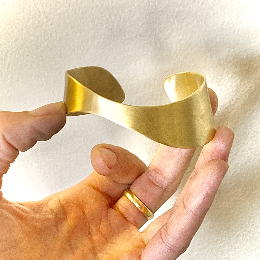 Curve Cuff